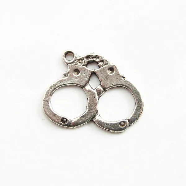 Breloque en menottes argenté vieilli 20mm x 1pc