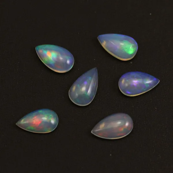 Cabochon opala etíope, gota 9x15mm x 1pc