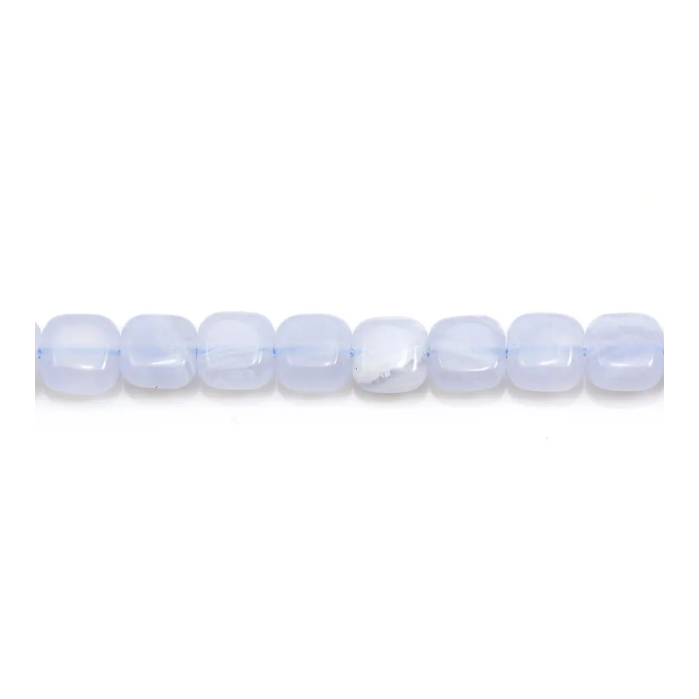 Calcédoine bleu, de forme carré 6mm x 6 st