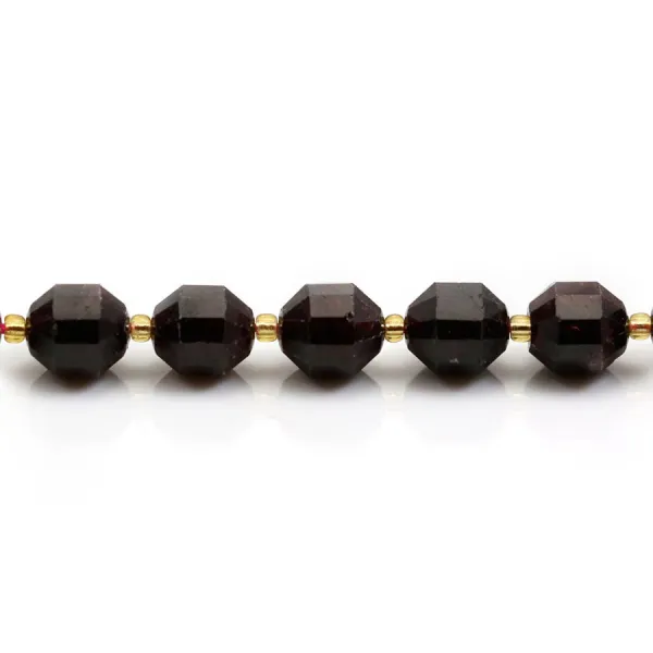 Grenat,en forme d'octogonal facette sur fil 10mm x 40cm