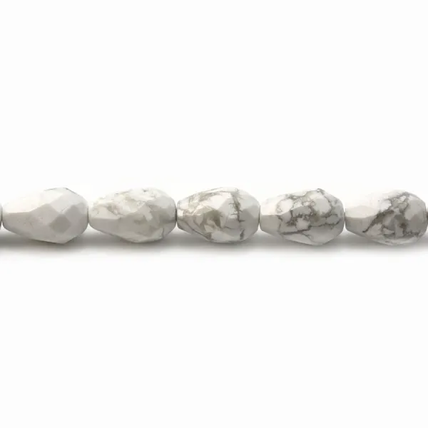 Howlite, en forme de goutte ronde facetté, 8 * 12mm x 4pcs