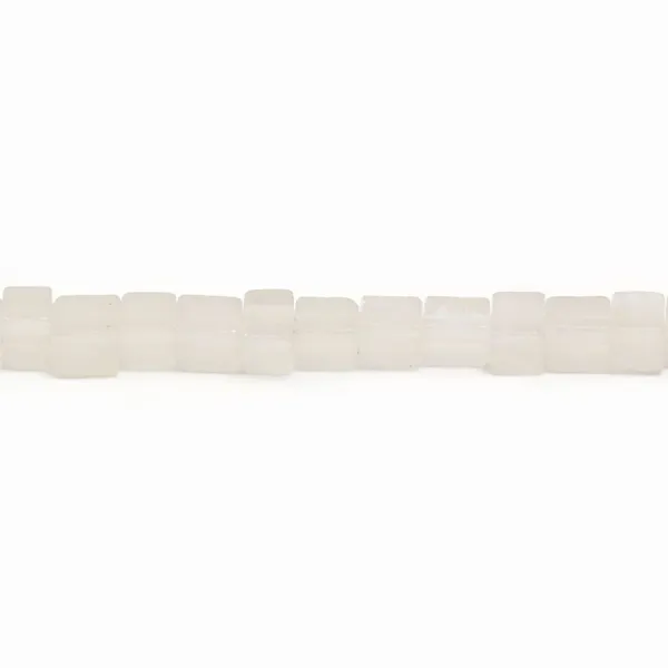 Jade de couleur blanc, de forme carré, 4mm x 40cm