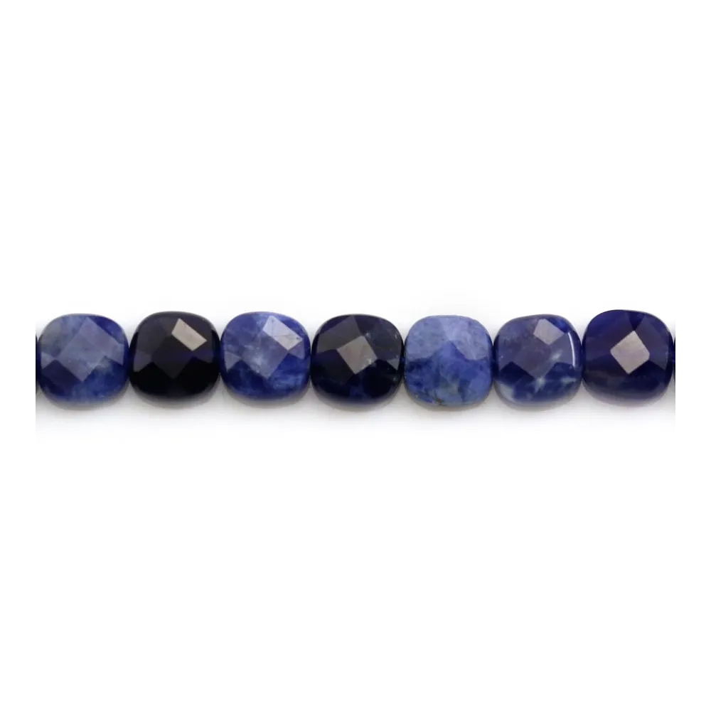 Sodalite de forme carré facettée 8mm x 39cm