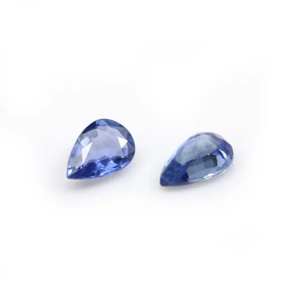Saphir in blauer Farbe, zum Einfassen, birnenförmig geschliffen, 4x6mm x 1Stk