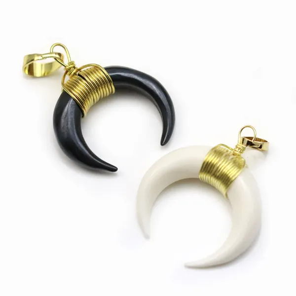 Pendant in bone, in horn shaped pendant with metal wire x 1pc