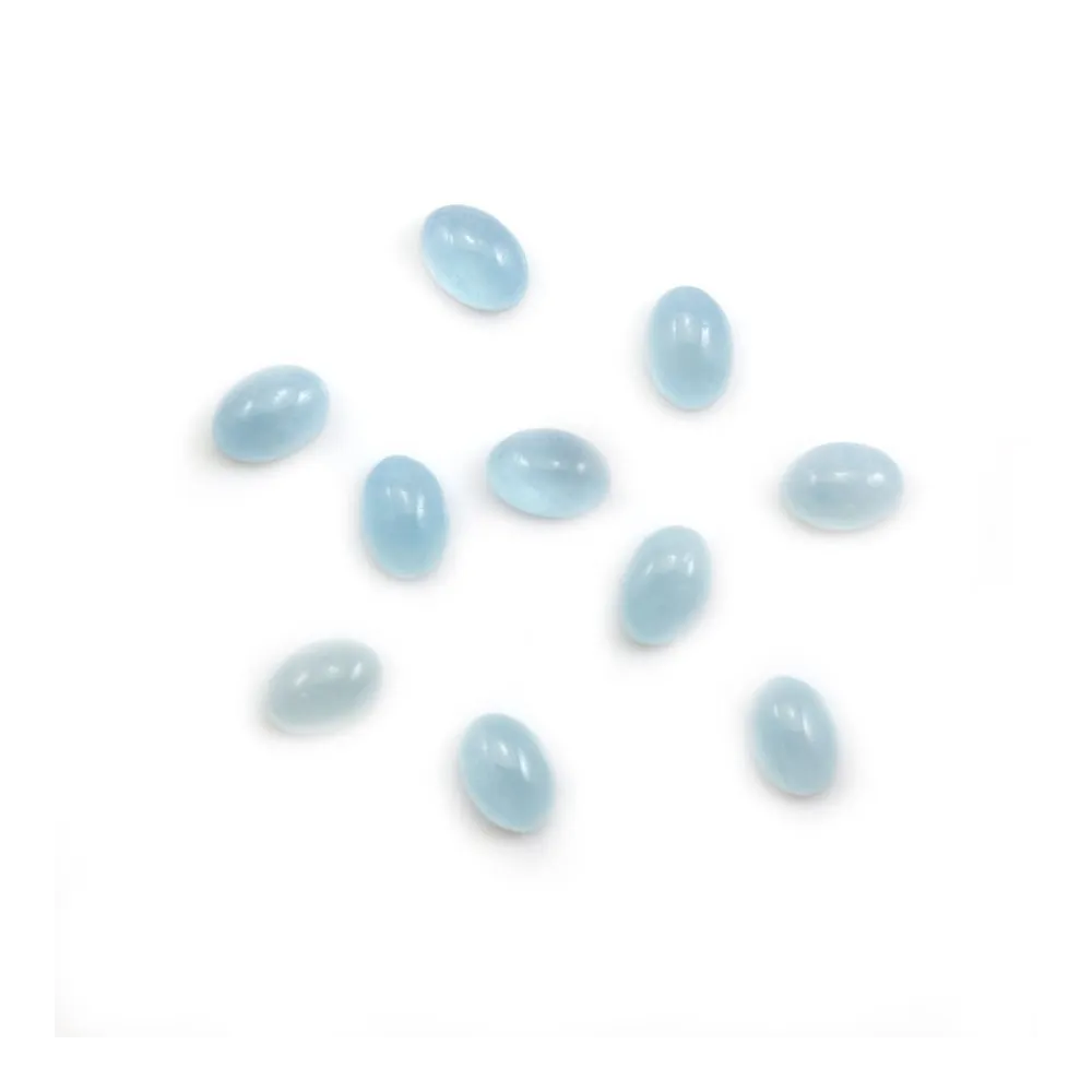 Cabochon d'aigue marine, de forme ovale, mesurant 5x7mm x 1pc
