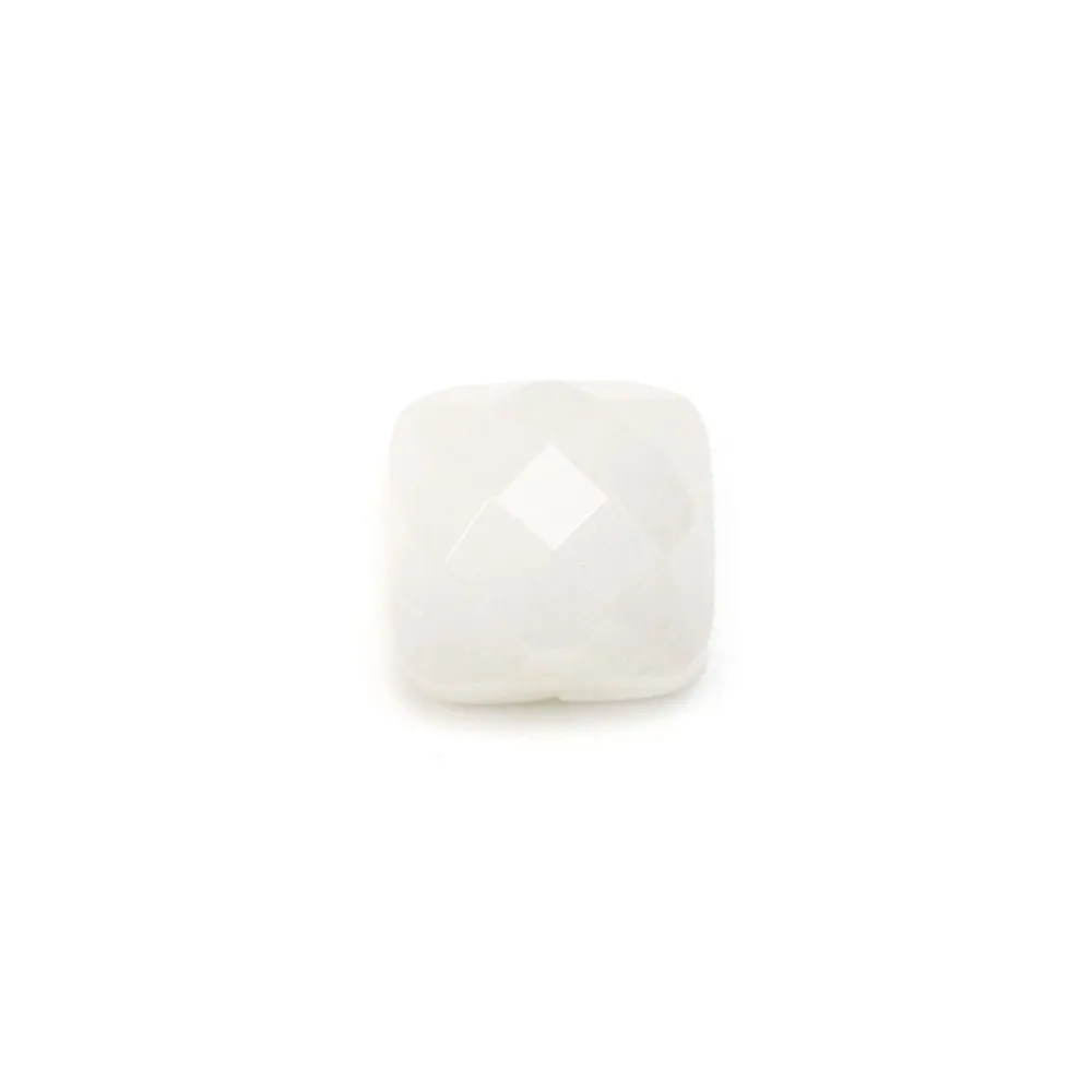 Cabochon de jade blanc, de forme carré facetté 10mm x 1pc