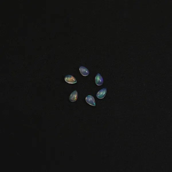 Cabochon opale ethiopian goutte 3x5mm x 1pc