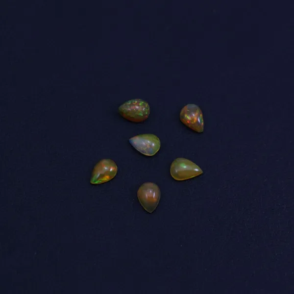 Cabochon opala etíope, gota 5x7mm x 1pc