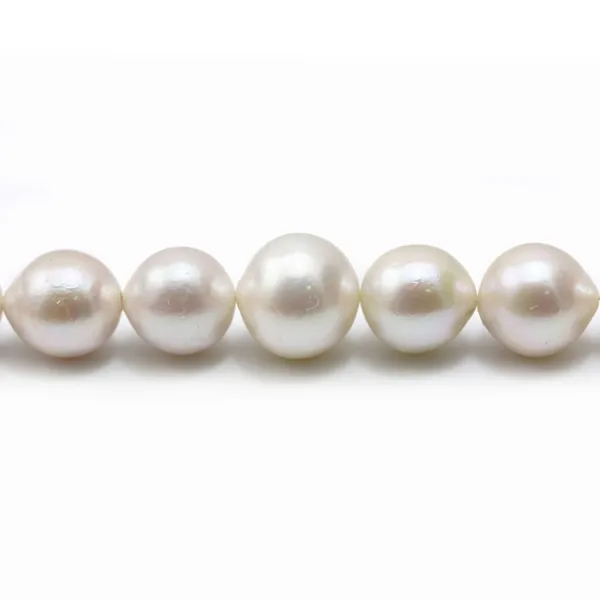 Perle d'eau douce blanche, de forme ronde, et de taille 13-16mm x 40cm