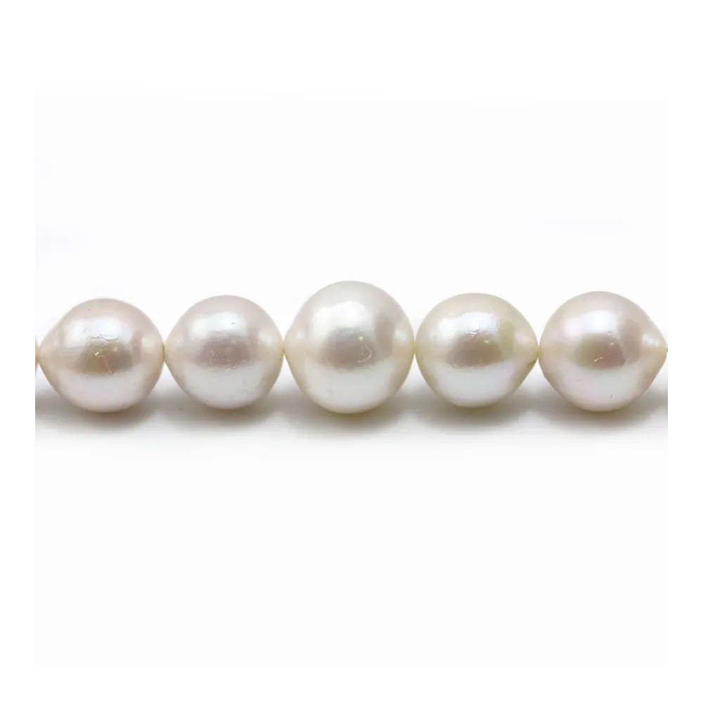 Perle d'eau douce blanche, de forme ronde, et de taille 13-16mm x 40cm