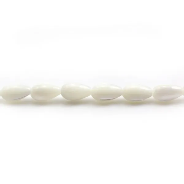 Nacre blanche en forme de goutte sur fil 5x8mm x 40cm