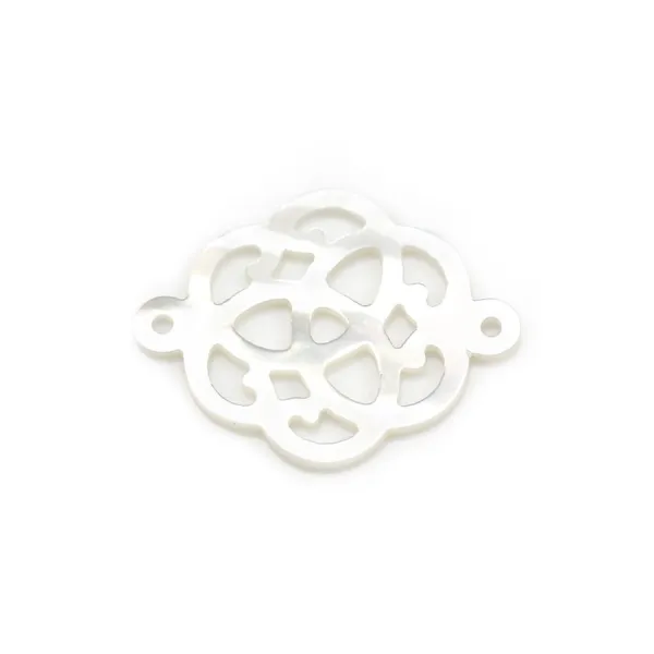 Nacre blanche en motif celtique ajouré 18mm x 1pc