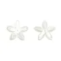 Nacre de couleur blanche et en forme de fleur, mesurant 18mm x 1pc