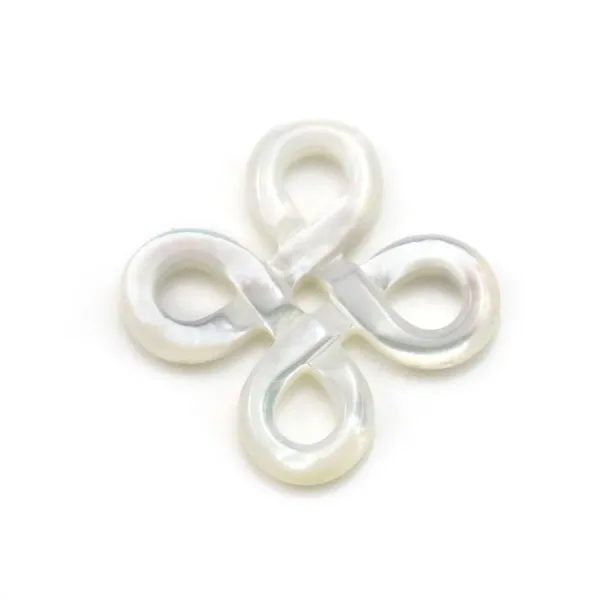 Nacre blanche en noeud chinois 15mm x 1pc
