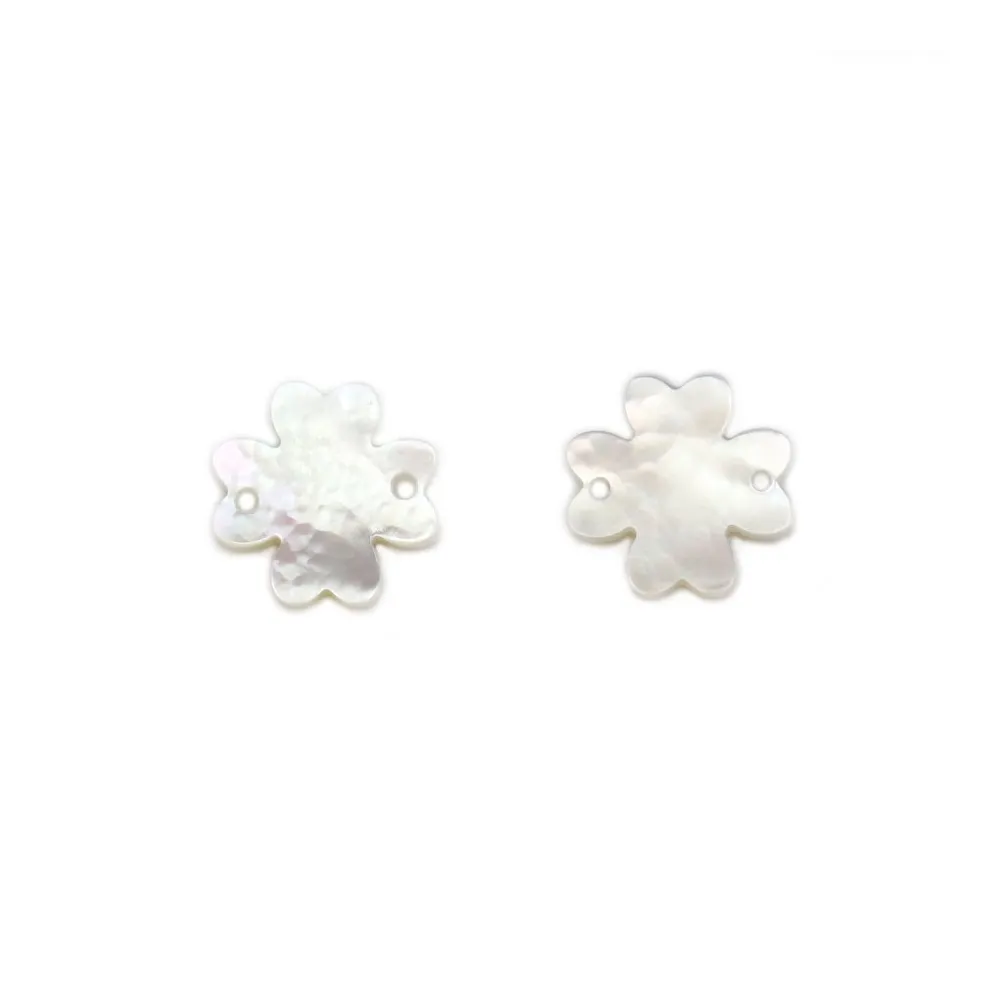 Nacre blanche en forme de trèfle à 4 feuilles 12mm x 1pc