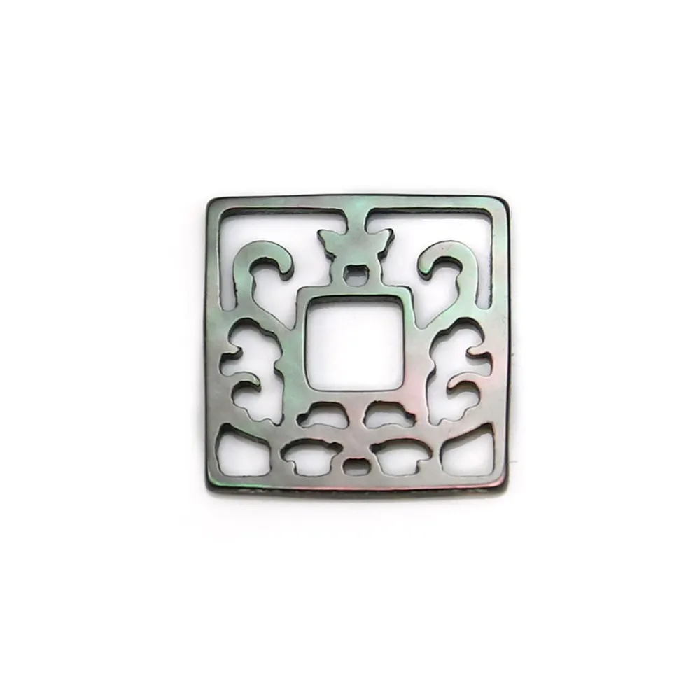Nacre blanche carrée ajourée 18mm x 1pc