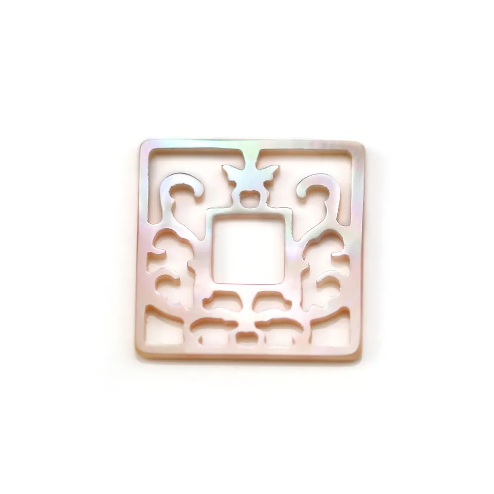 Nacre blanche carrée ajourée 18mm x 1pc
