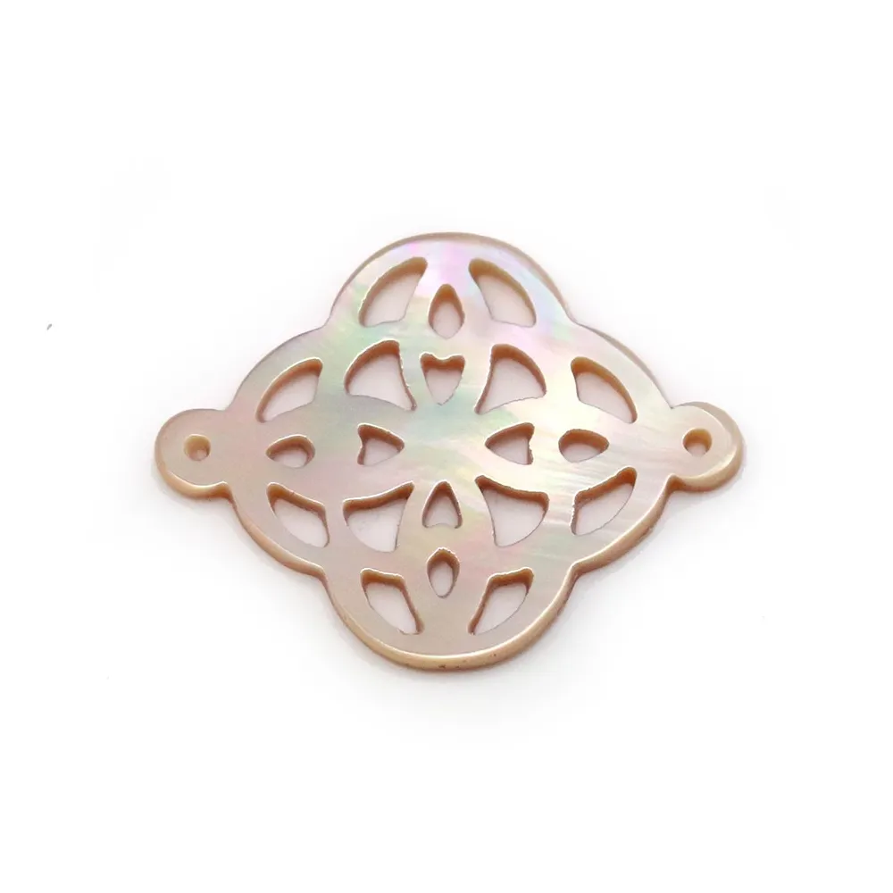 Nacre rose en motif celtique ajouré 18x24mm x 1pc