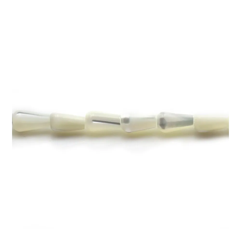 Nacre blanche en forme de goutte sur fil 5x8mm x 40cm