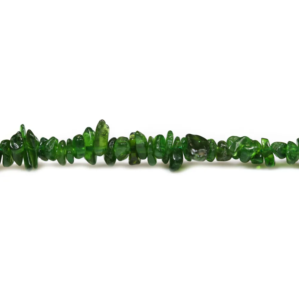 Tsavorite en forme chips A+ x 40cm