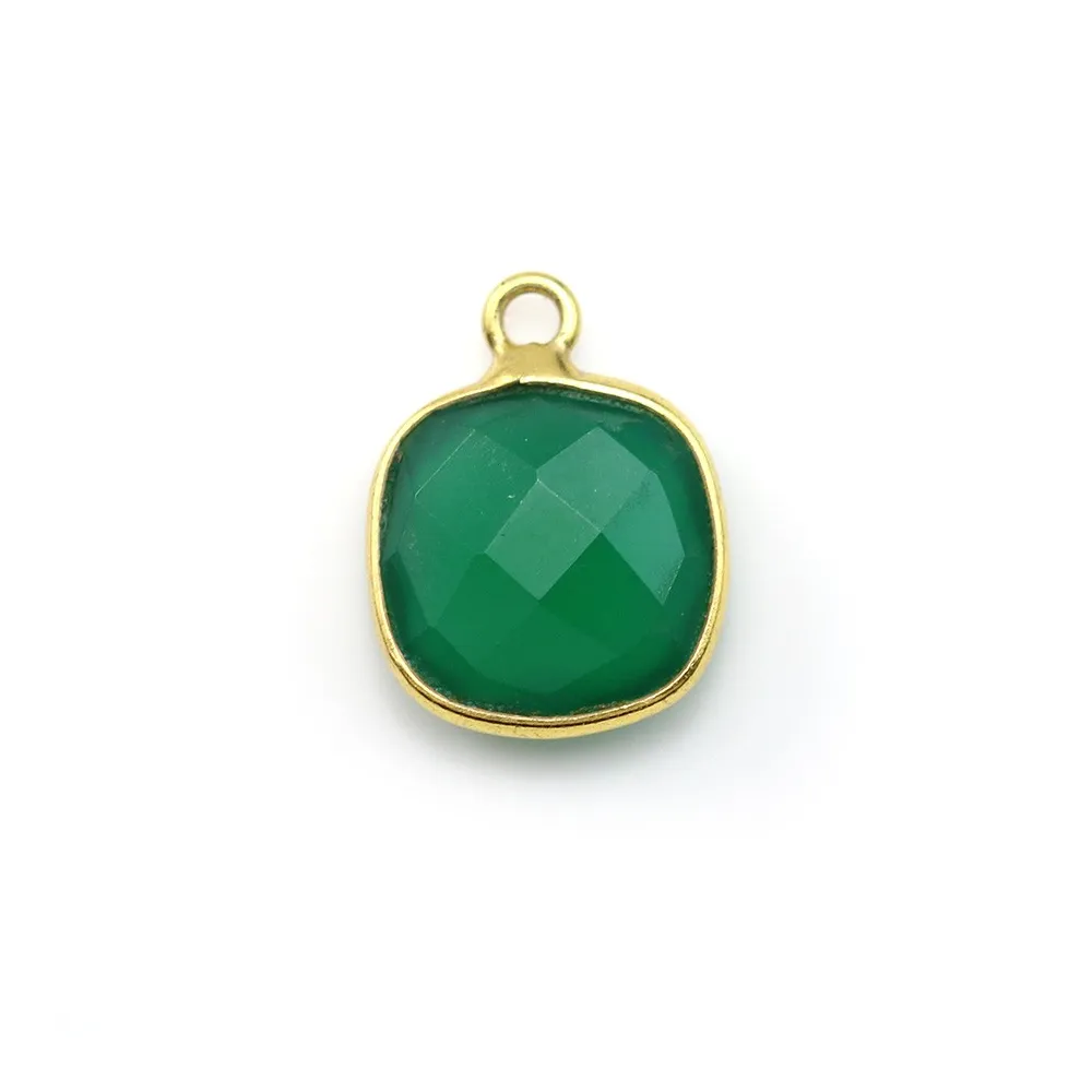 Agate verte coussin facetté sertie sur argent doré 11mm x 1pc