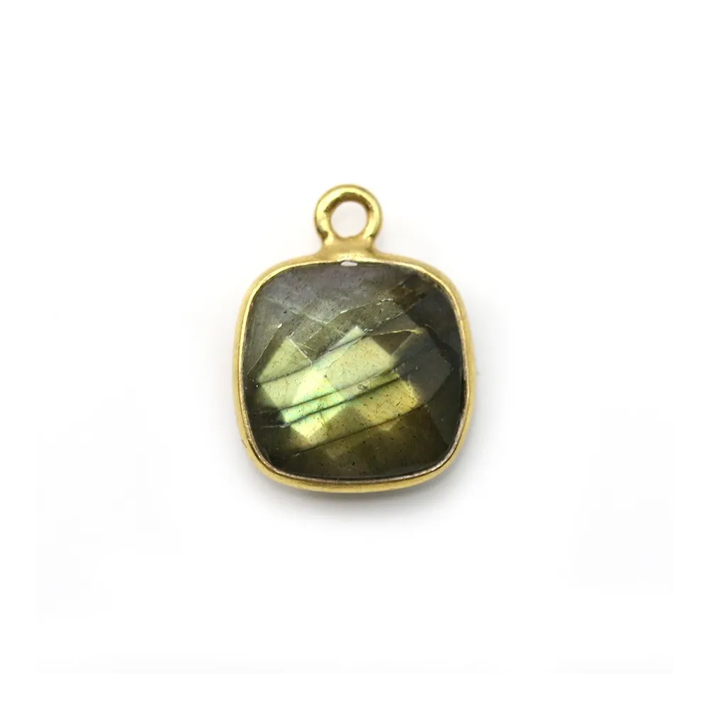 Labradorite coussin facette sertie sur argent doré 11mm x 1pc