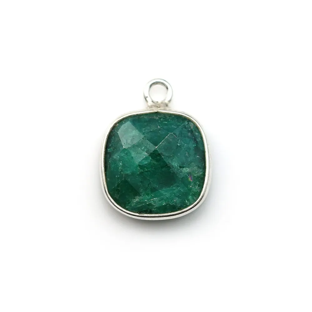 Pierre traitée couleur émeraude sertie sur argent 925 taille coussin facetté 11mm x 1pc