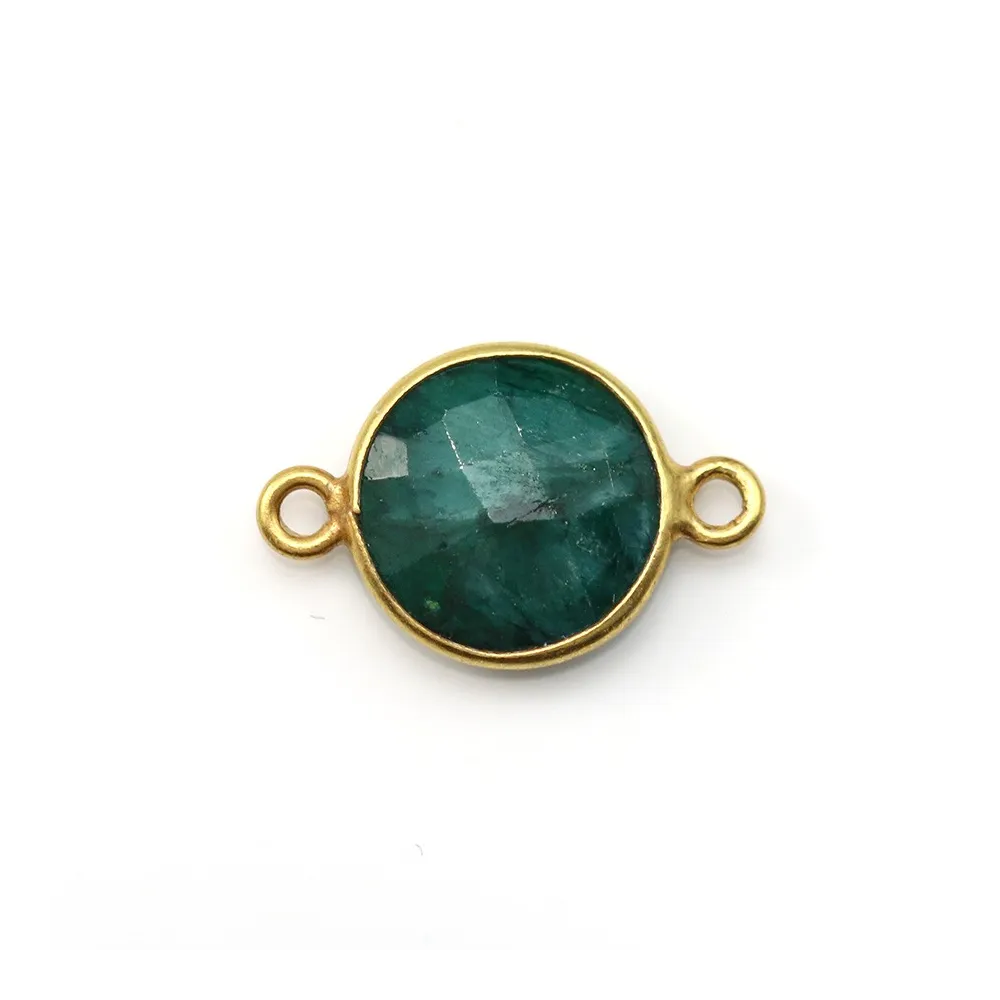 Pierre traitée de couleur émeraude sertie sur argent doré ronde facettée 2 anneaux 11mm x 1pc