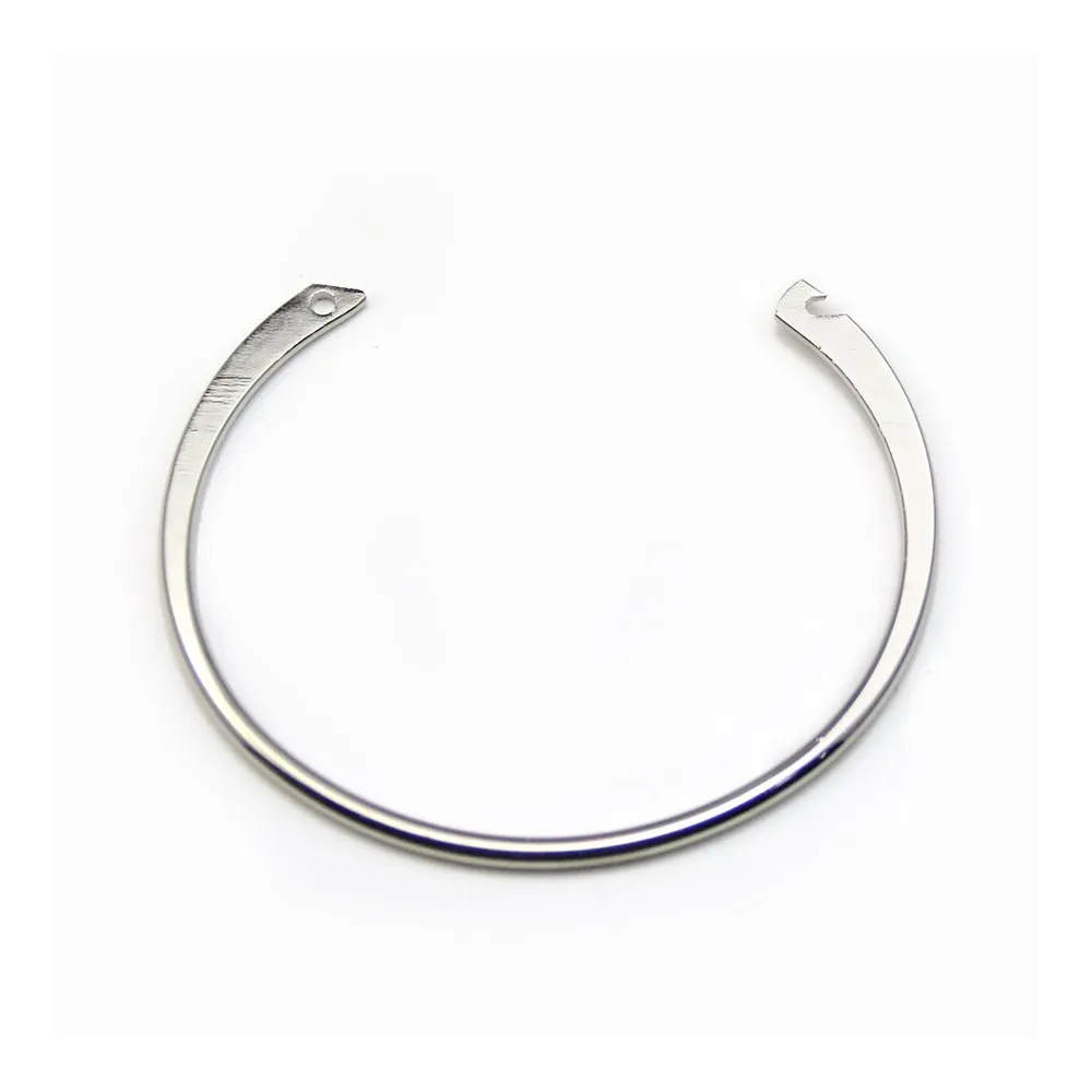 Jonc flexible, de couleur argenté rhodié, 64mm x 1pc