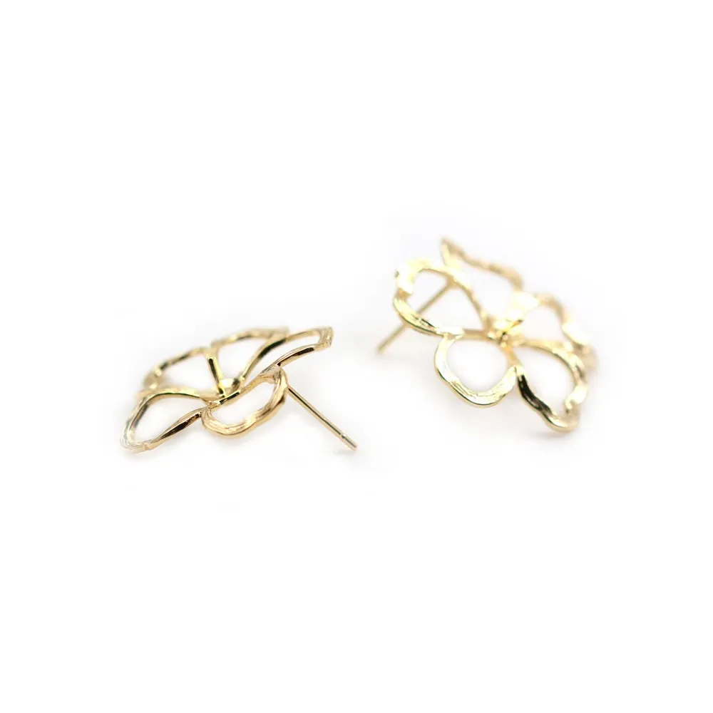 Clous d'oreille fleur Plaquée par "flash" or sur laiton 16x18mm x 2pcs