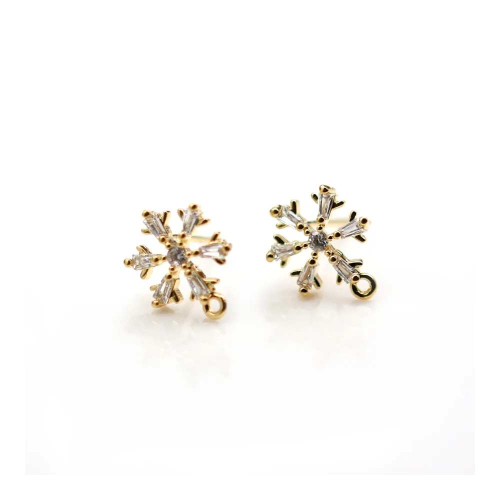 Clous d'oreille flocon de neige 9.5mm, plaqué par "flash" or  sur laiton x 2pcs