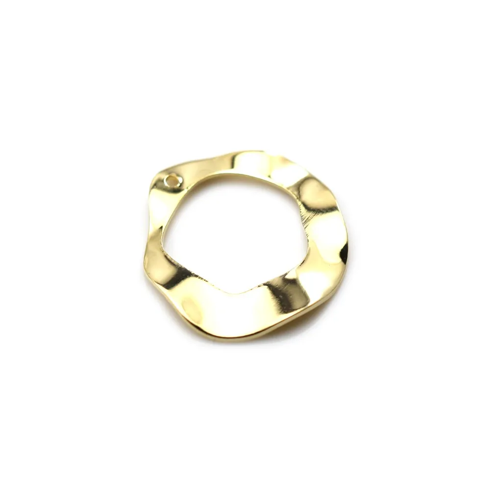 Breloque de forme ronde martelé, plaqué par "flash" or sur laiton 23mm x 2pcs