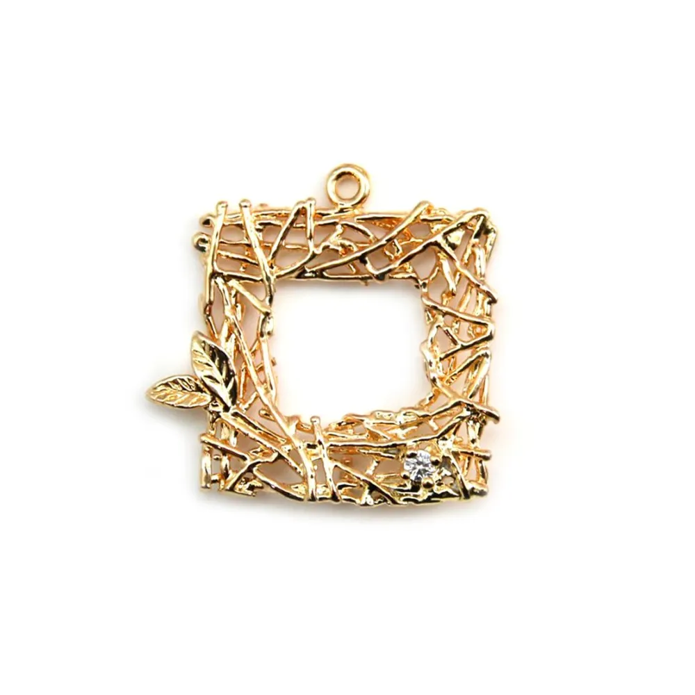 Breloque carré en branche Plaqué par "flash" or sur laiton 20mm x 1pc