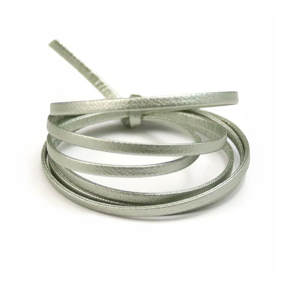 Cuir synthétique, de forme plate, de couleur gris vert, 3mm x 90cm