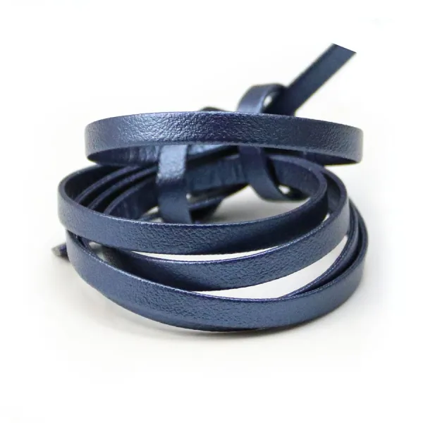 Cuir synthétique, de forme plate, de couleur bleu irisé, 5mm x 90cm