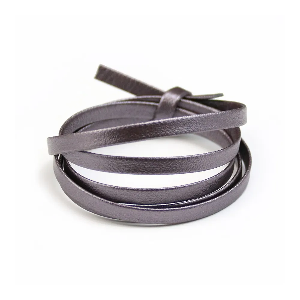 Synthetic leather, in flat shape, in iridescent plum color, 5mm x 90cm
