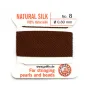 Fil de soie 0.8mm attaché à une aiguille brun x 2m