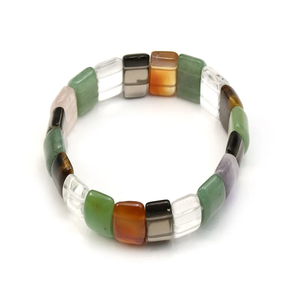 Bracelet fait de différentes pierres, de forme plate et rectangulaire x 1pc