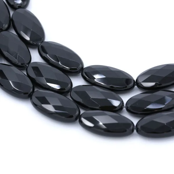 Onyx noir, ovale facetté,15x30mm x 40cm