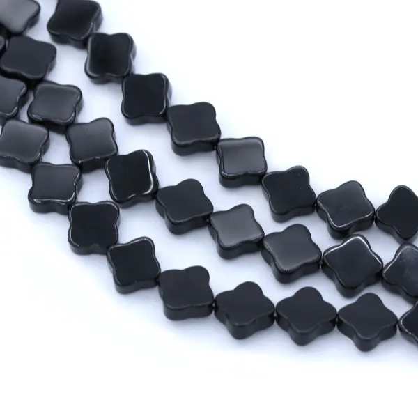 Onyx noir, trèfle, 10mm x 40cm