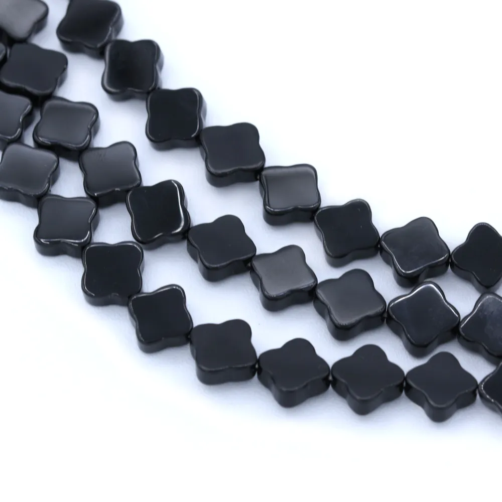 Onyx noir, trèfle, 10mm x 40cm
