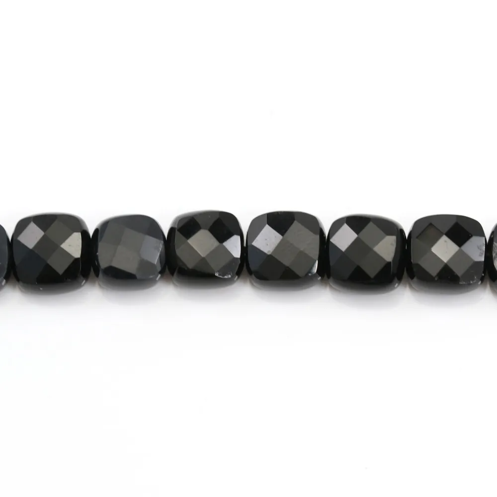 Agate noire de forme carré facetté 6mm x 6 st