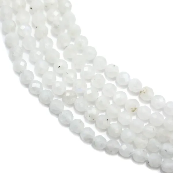 Moonstone in the shape of a faceted roundel, in size of 2-3mm x 39cm