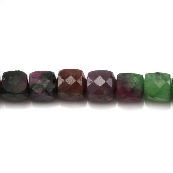 Rubis zoisite, de forme cube facetté, 4.5-5 mm x 40cm