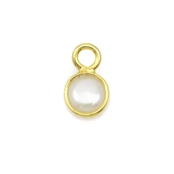 Perle d'eau douce ronde facettée sertie sur argent doré 5mm x 2pcs