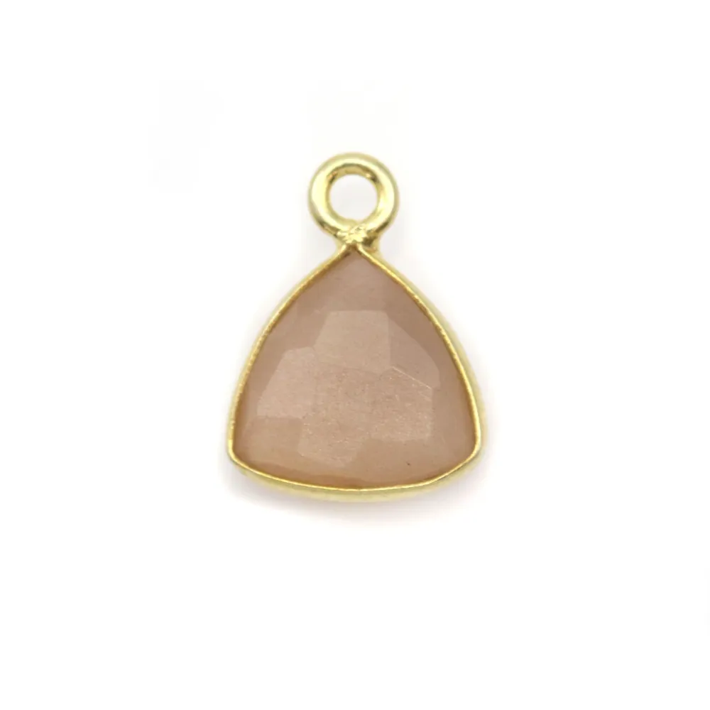Pierre de soleil triangle facettée sertie sur argent doré 9mm x 1pc