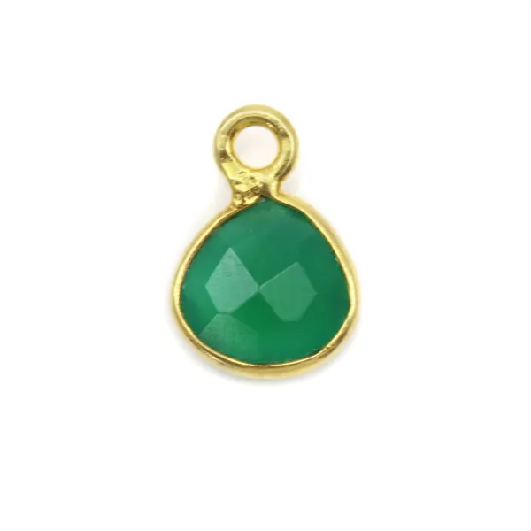 Pingente de Ágata verde gota facetada montada em prata 925 banhada a ouro fino 7x10mm x 1pc