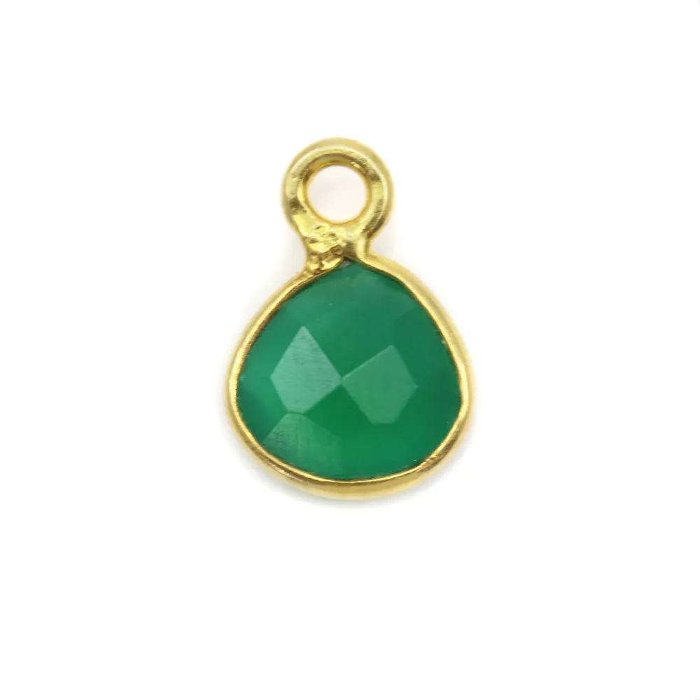 Breloque en Agate verte goutte facettée serti argent 925 doré à l'or fin 7mm x 1pc