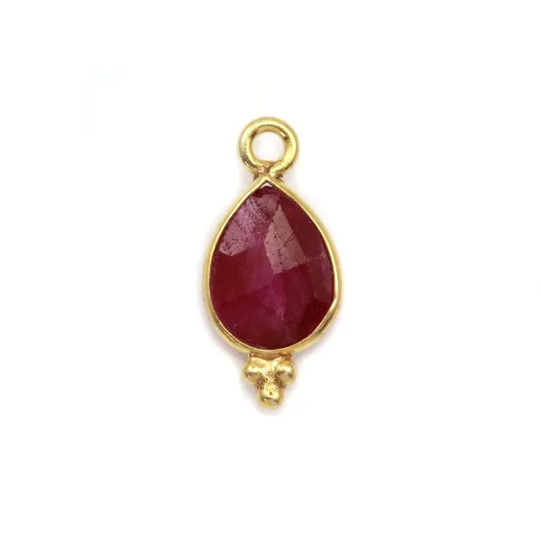 Breloque en Pierre traitée couleur rubis goutte facettée sur argent doré 7x15mm x 1pc
